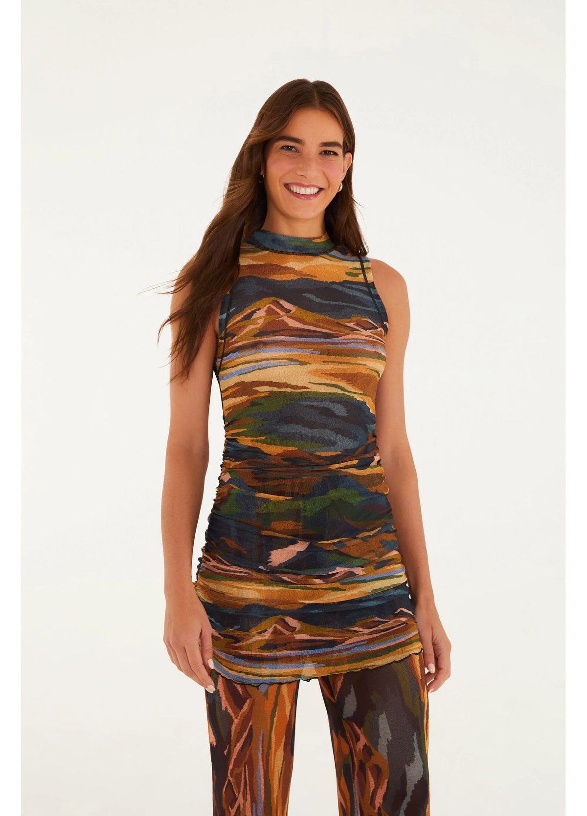 Vestido Curto Tule Montanhas Coloridas