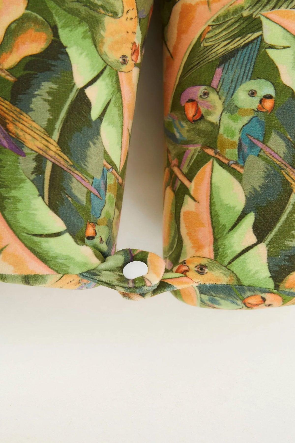 Almofada de pescoço floresta de passarinho