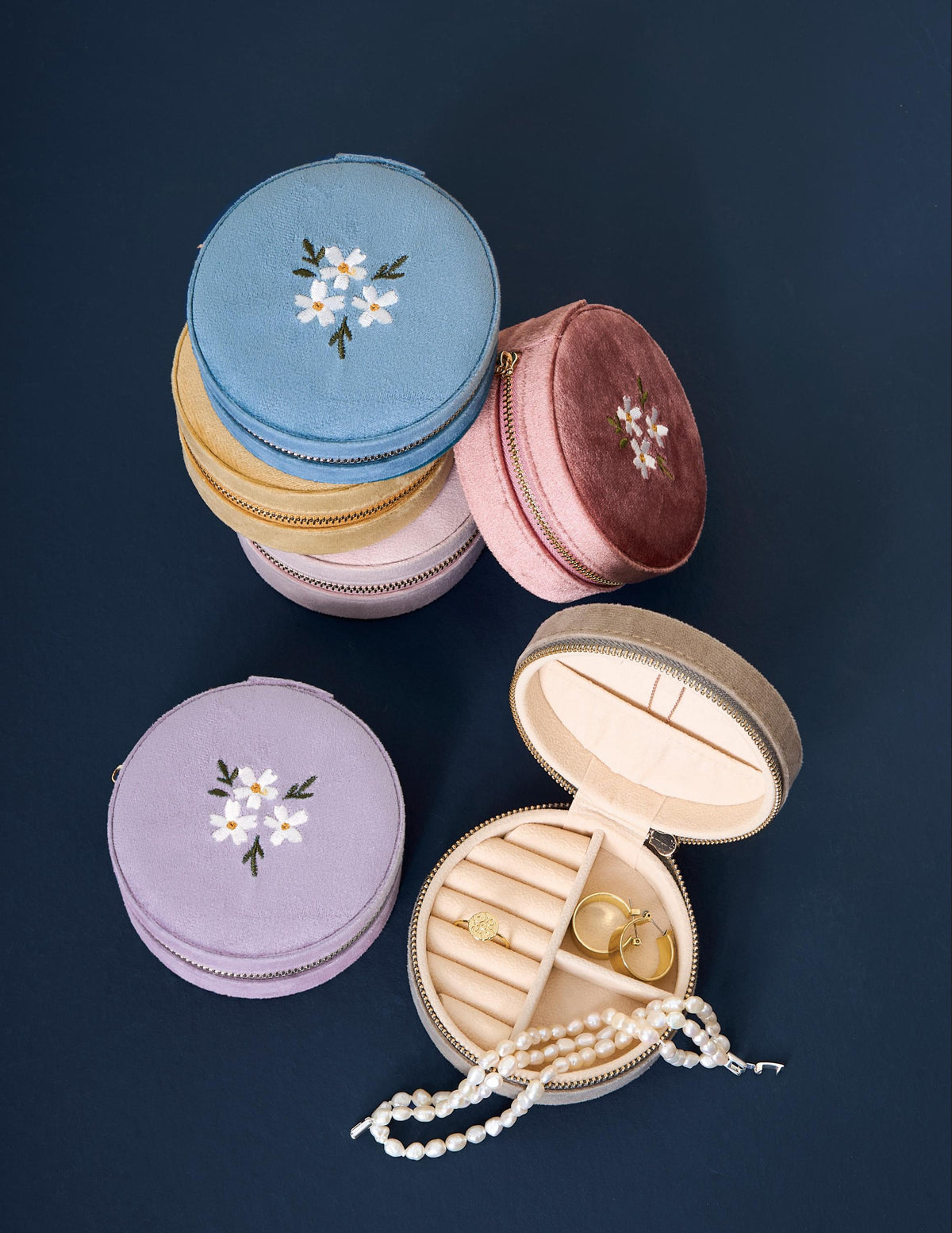 Round Velvet Jewelry Case