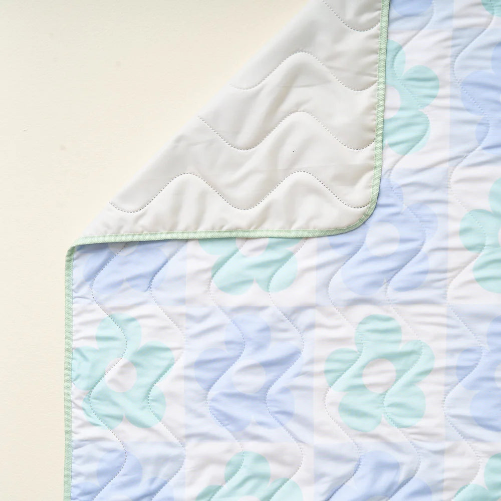 On-the-Go Quilted Blanket - Flower Check Blue