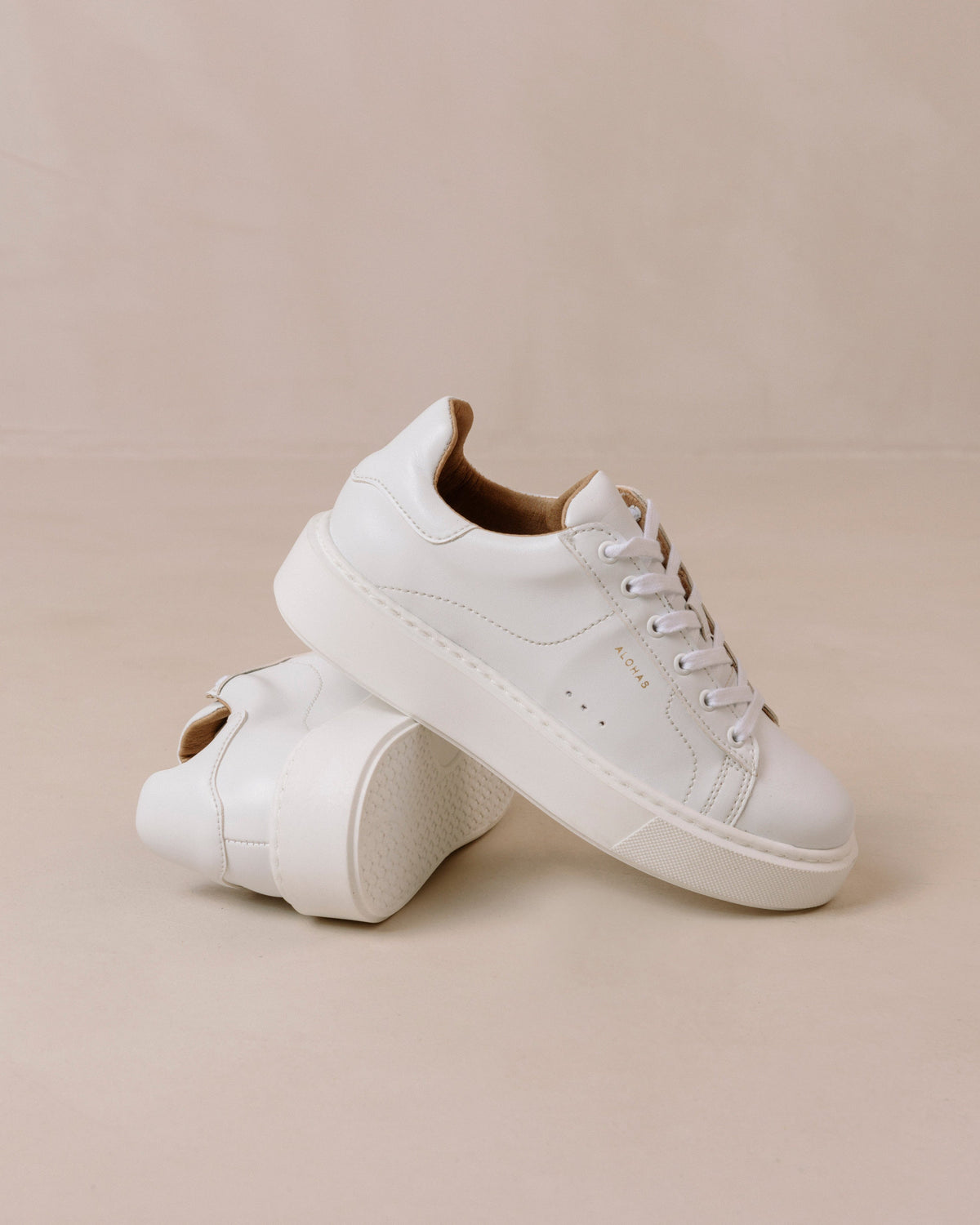 TB.65 - White Vegan Leather Sneakers